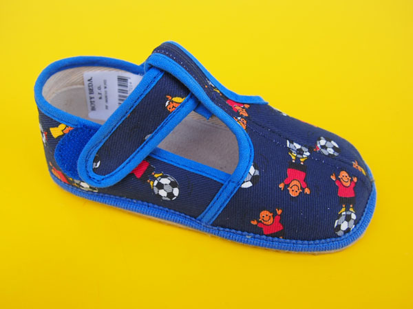 Detské barefoot papučky Beda - modré futbal BAREFOOT SLIM