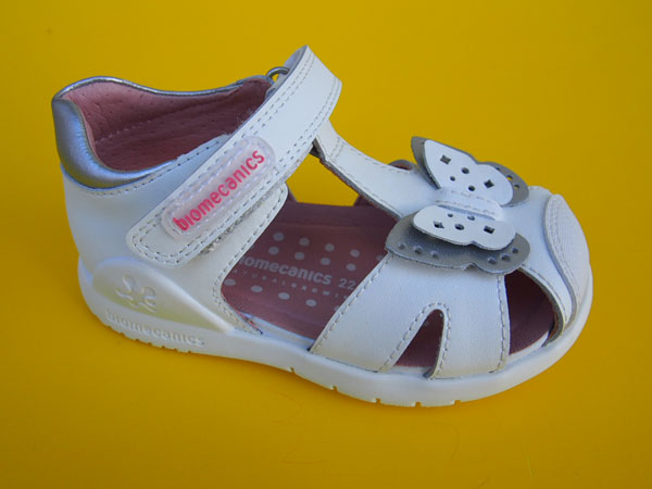Detské kožené sandálky Biomecanics 232235-A blanco